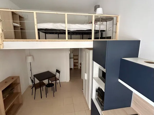 Loue studio meublé à l'année palavas rive droite 