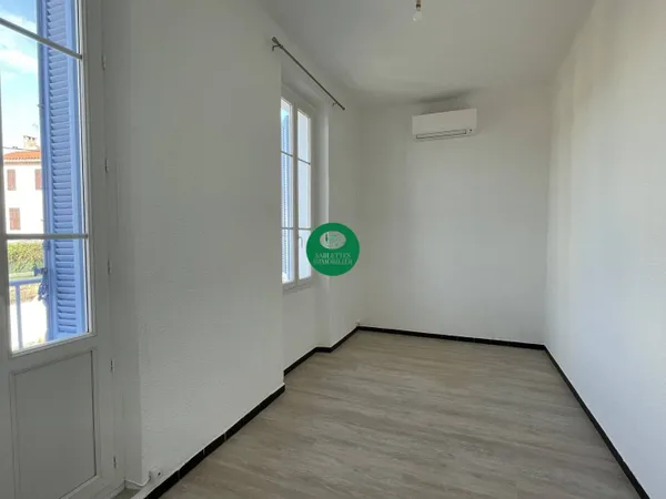 Studio 1 pièce 27 m² 