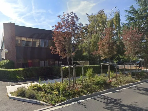 Local industriel 224 m² 