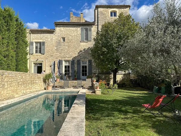 A vendre, Demeure de caractère au coeur du village, 