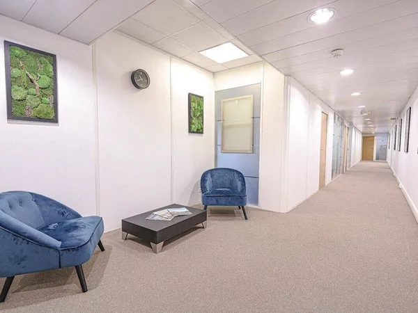 Bureaux 2 pièces 250 m² 