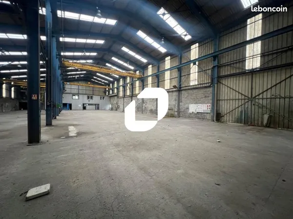 Local d'activité 1 500 m² 