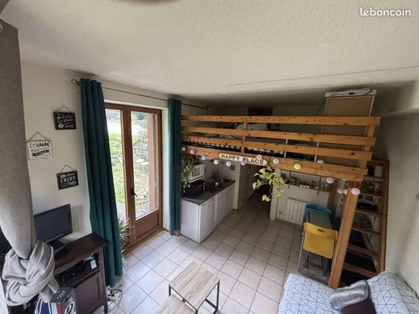Studio 1 pièce 18 m² 
