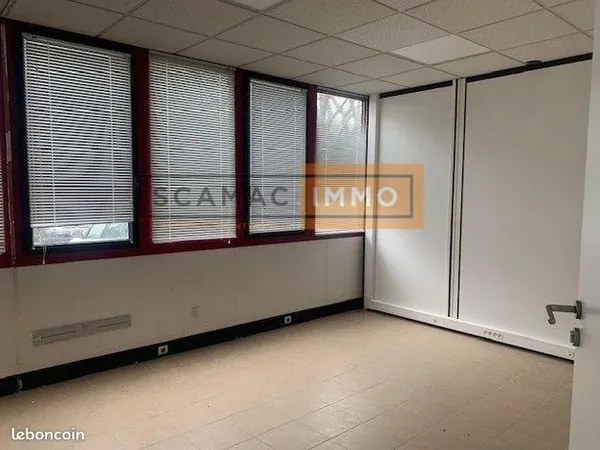 Bureau 163 m² 