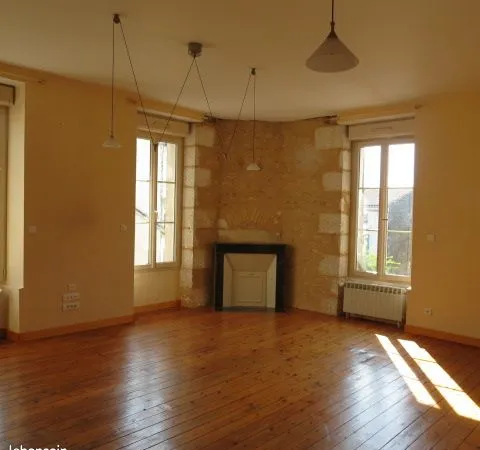 Appartement 450 eu 