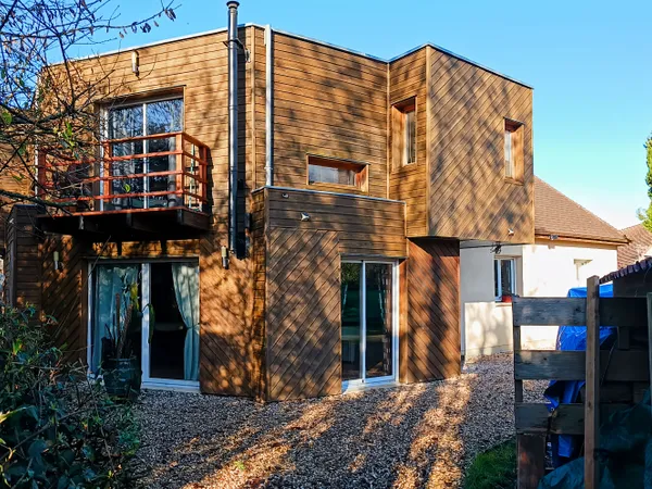 Maison contemporaine 9 chambres sous sol 