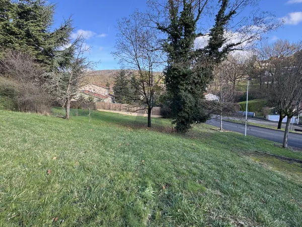 Terrain 830 m² 