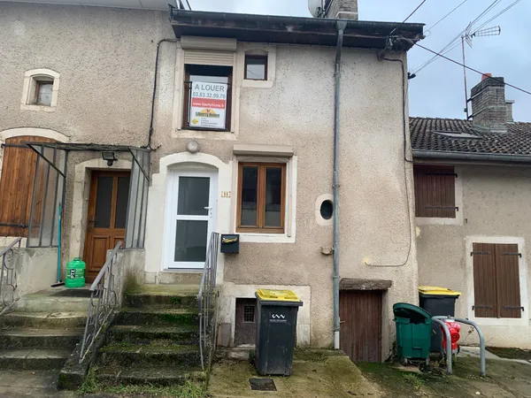 CHALAINES (PROCHE VAUCOULEURS) : MAISON DE VILLAGE T3 