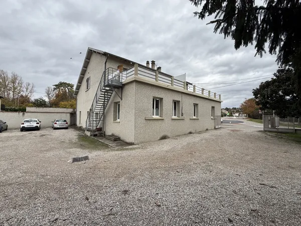 Local professionnel 93m2 bureaux à SALAISE SUR SANNE 