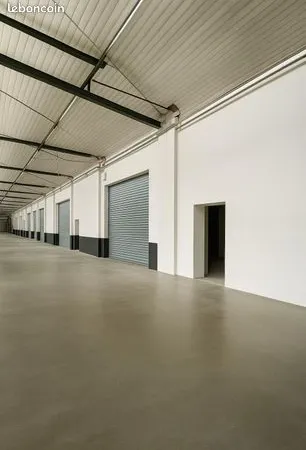 Local 99 m² 