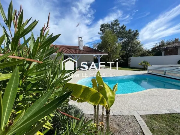VILLA AVEC GRAND TERRAIN ,TERRASSE COUVERTE. PISCINE. GARAGE. DEPENDANCE 