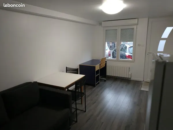 Studio meublé 18 m² - entrée indépendante - calme - métro Triolo 600 m - APL OK (étudiant) 