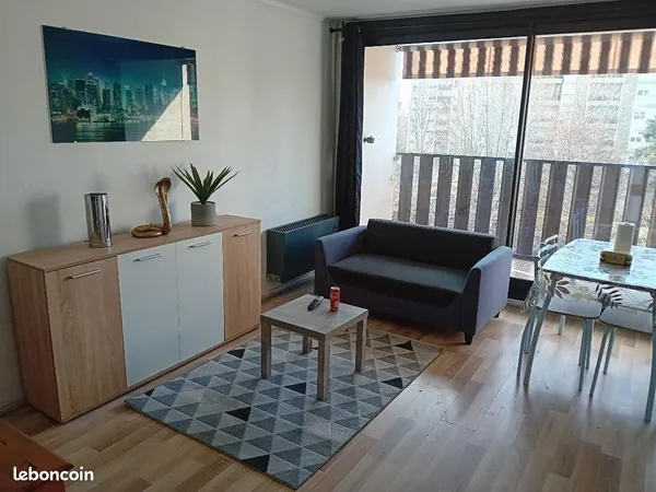 Chambre spacieuse à louer 