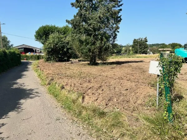 Terrain 650 m² 