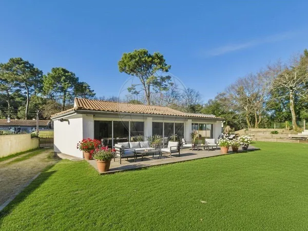 Maison de plain-pied 5 pièces 140 m² 
