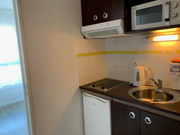 Studio 18 m2 meublé et équipé 