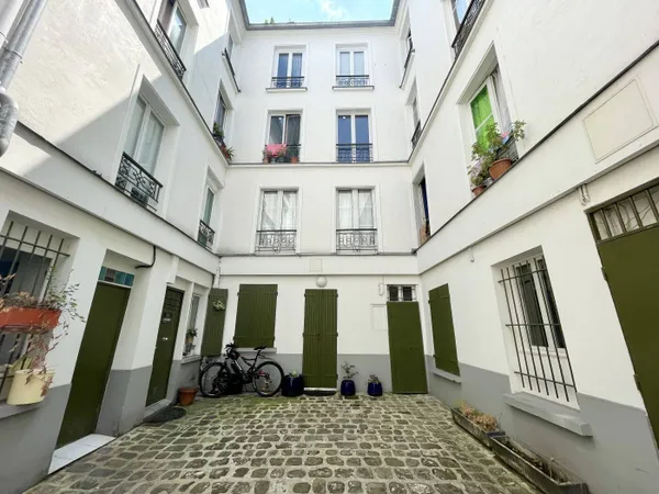 Studio 1 pièce 16 m² 