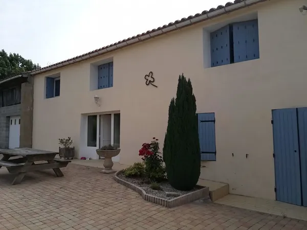 superbe maison charentaise vu sur l estuaire 