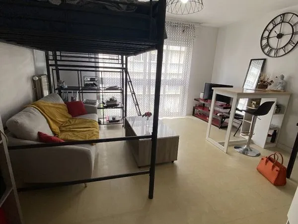 Studio 1 pièce 23 m² 