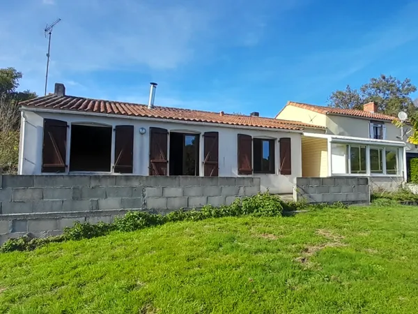 EN CAMPAGNE MAISON 3 CHAMBRES AVEC GRANGE 