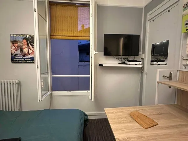 Studio 1 pièce 11 m² 