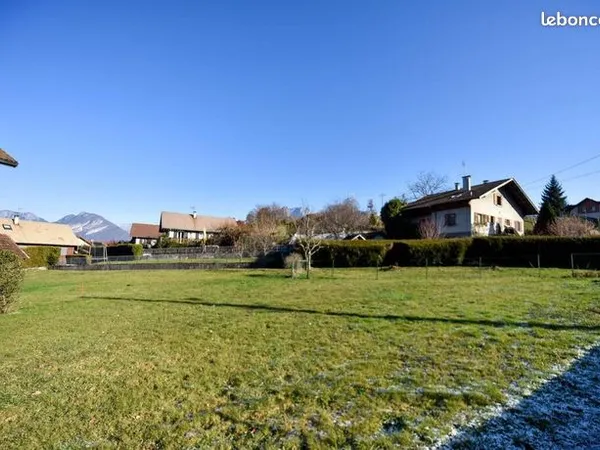 Terrain 600 m² 