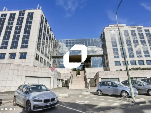 Bureau 544 m² 