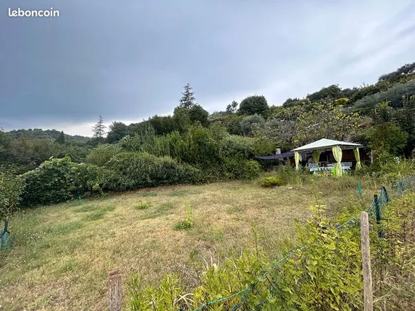 Terrain 315 m² PEYRUIS 