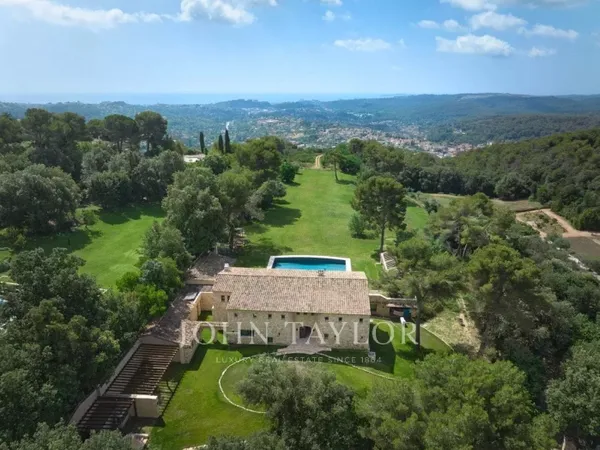 Exclusivité | Propriété d'exception avec vue panoramique jusqu'à 
