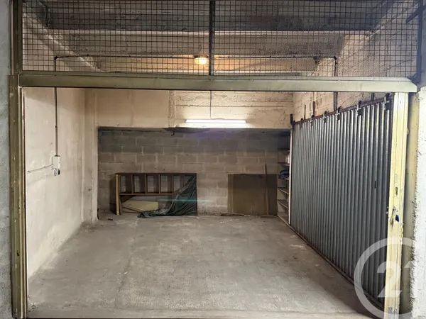 Parking 17 m² 
