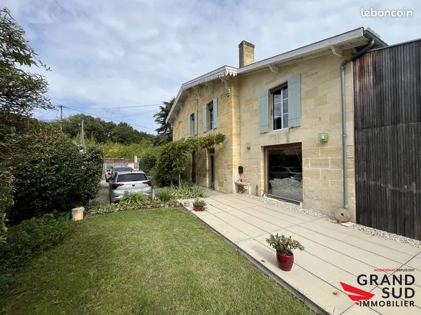 Maison 8 pièces 237 m² 