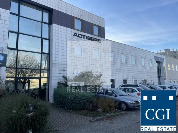 Local professionnel 257 m² 