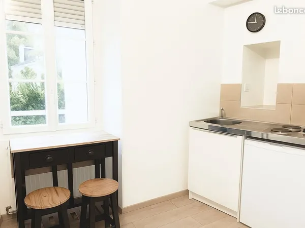 LOCATION - Studio meublé Montfort Le Gesnois 