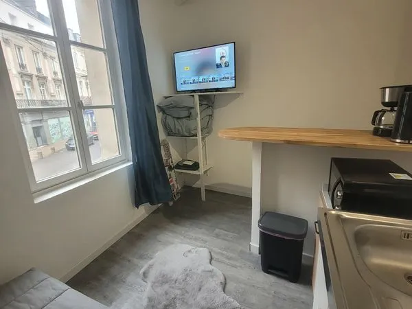 Studio meublé 15 m² - Rouen centre République - 1er étage - Charges incluses 