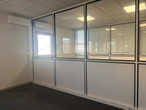 Bureau 331 m² 