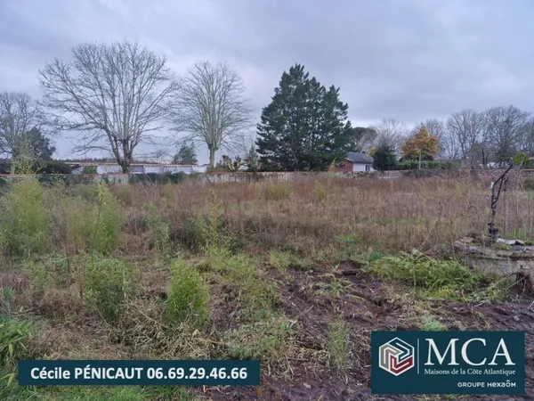 Terrain 750 m² 
