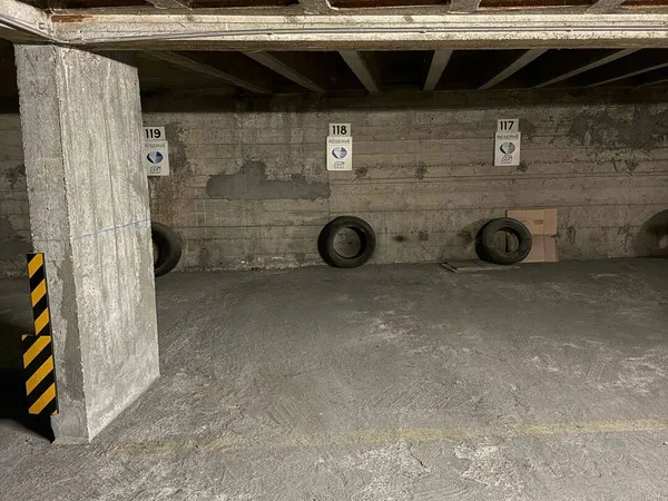 Parking 12 m² 