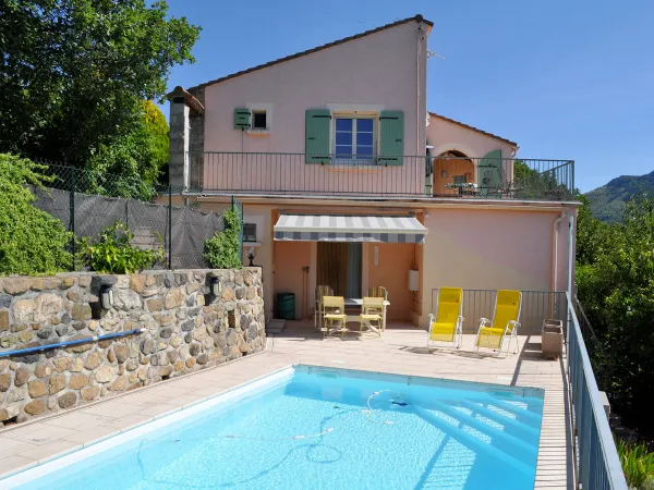 Une villa de 157 m2 avec une vue imprenable, une piscine cha 