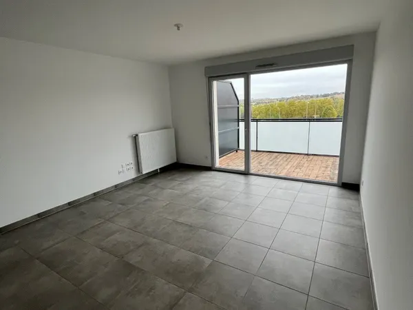 T3 récent avec grande terrasse et double stationnement Rés 