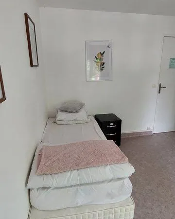 Chambre meublée 