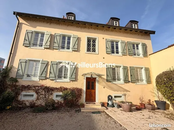 Maison 10 pièces 313 m² 