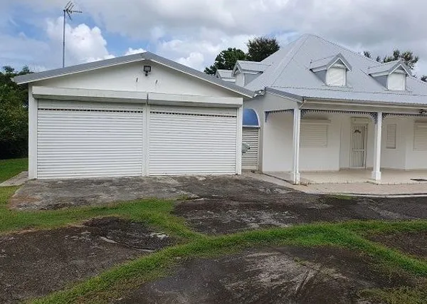 Maison 6 pièces 216 m² 