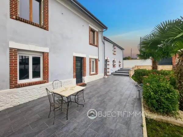 Maison 10 pièces 250 m² 