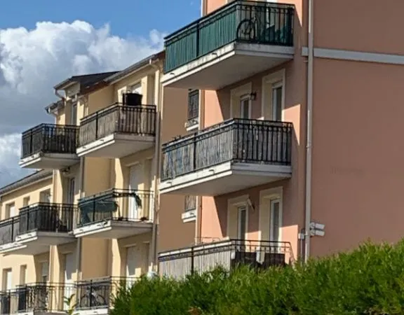 Studio 1 pièce 32 m² 