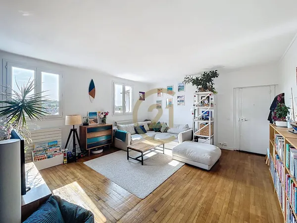 Vends appartement 96m² 4 pièces 3 chambres dernier étage Le Chesnay proche gare de Versailles RD 