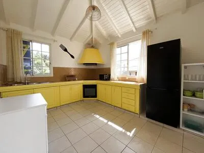 Location Appartement 4 pièces 90 m2 à Lamentin 