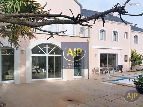 Maison 8 pièces 291 m² 