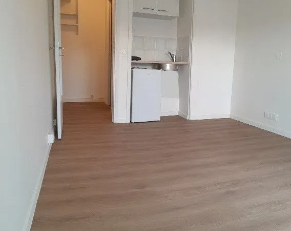 Studio vide 18m2 - centre ville cannes 