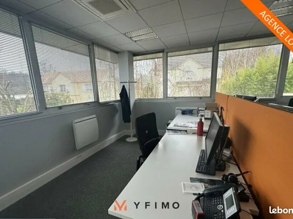 Bureaux 146 m² 