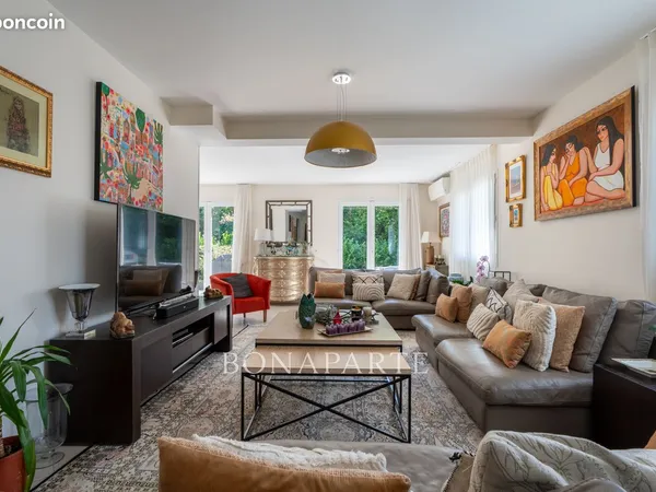 Maison 7 pièces 205 m² 